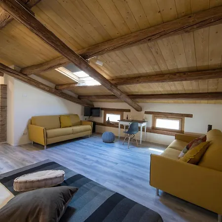 Corte Garibaldi Фельтре